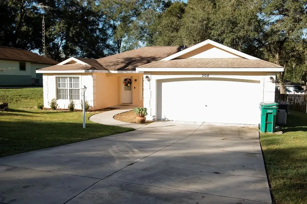 308 Woodland Trail Lady Lake FL 32159
