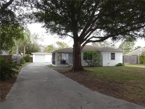 1125 Essex Drive N St Petersburg FL 33710