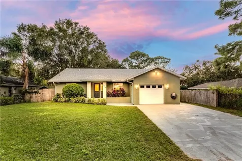 2216 51st Boulevard E Bradenton FL 34208
