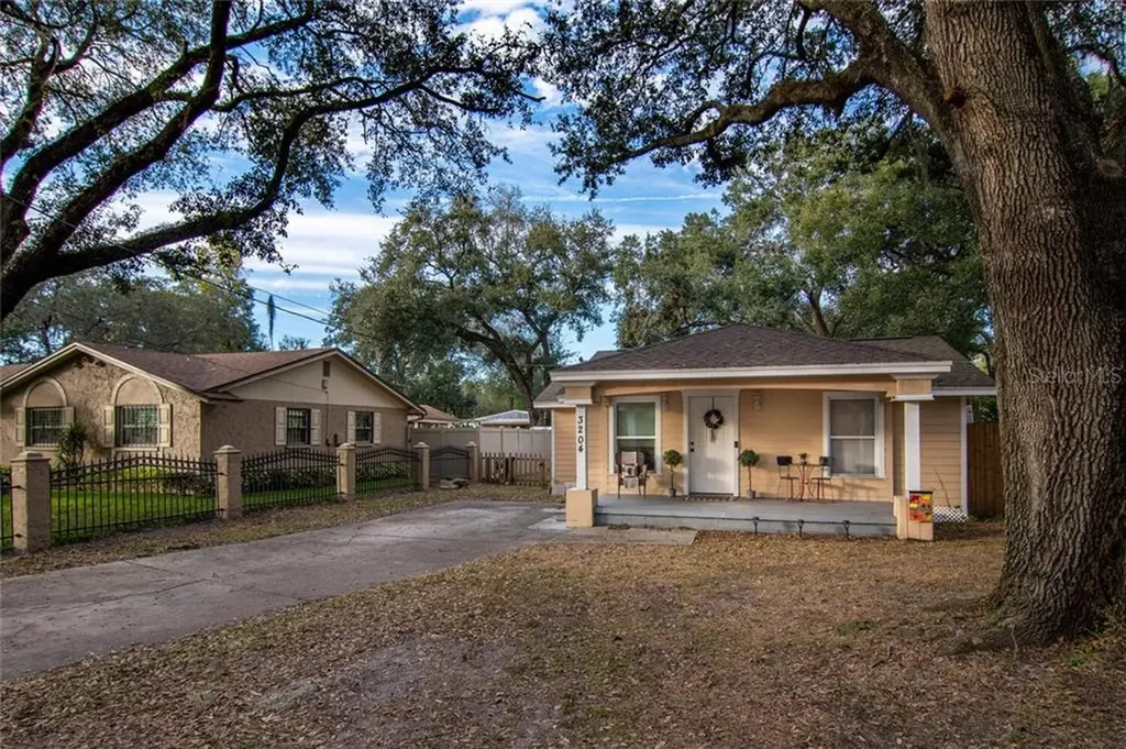 3204 E Diana Street Tampa FL 33610