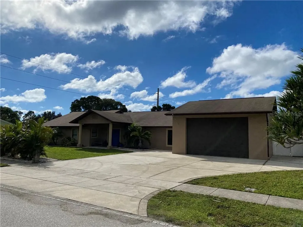 4536 Riverwood Avenue Sarasota FL 34231