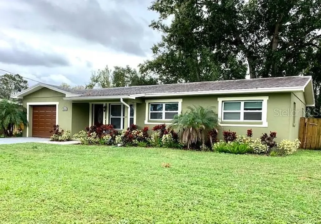 3904 W Wyoming Avenue Tampa FL 33616