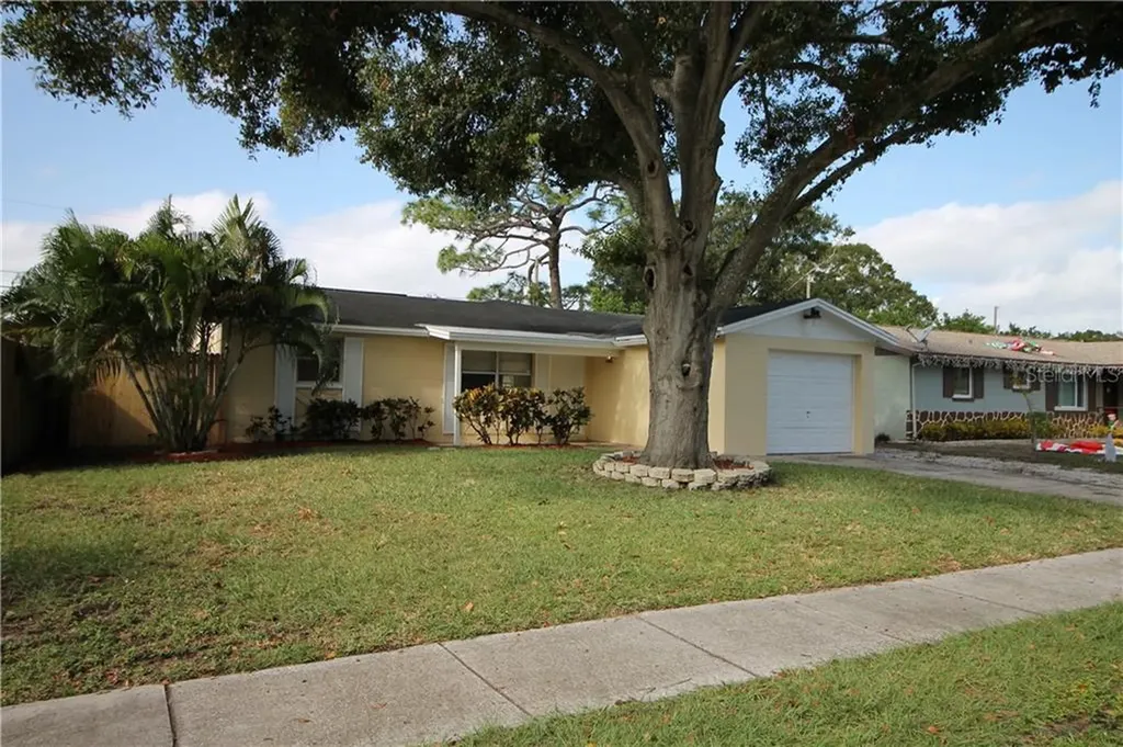 8632 91st Street Seminole FL 33777