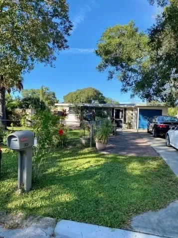 9301 87th Terrace Seminole FL 33777