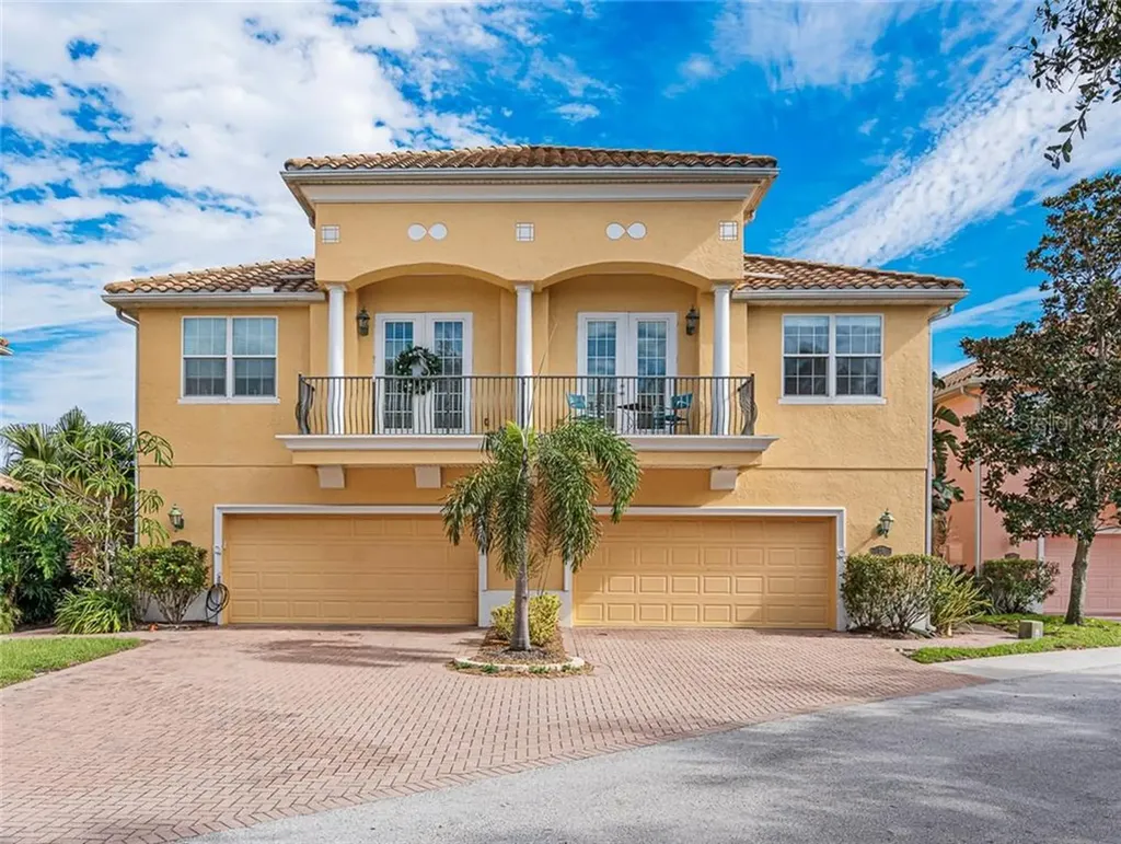 18 Mangrove Point St Petersburg FL 33705