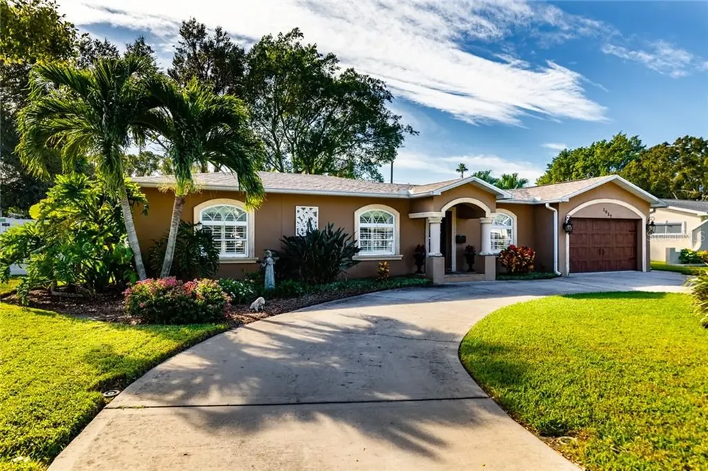 1057 Snell Isle Boulevard NE St Petersburg FL 33704