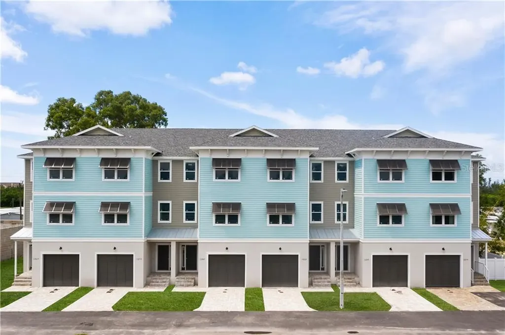 1257 Savona Drive NE St Petersburg FL 33702