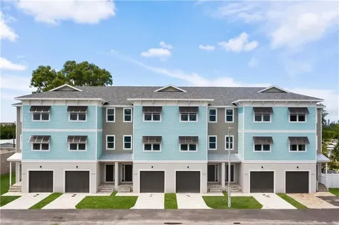 1257 Savona Drive NE St Petersburg FL 33702
