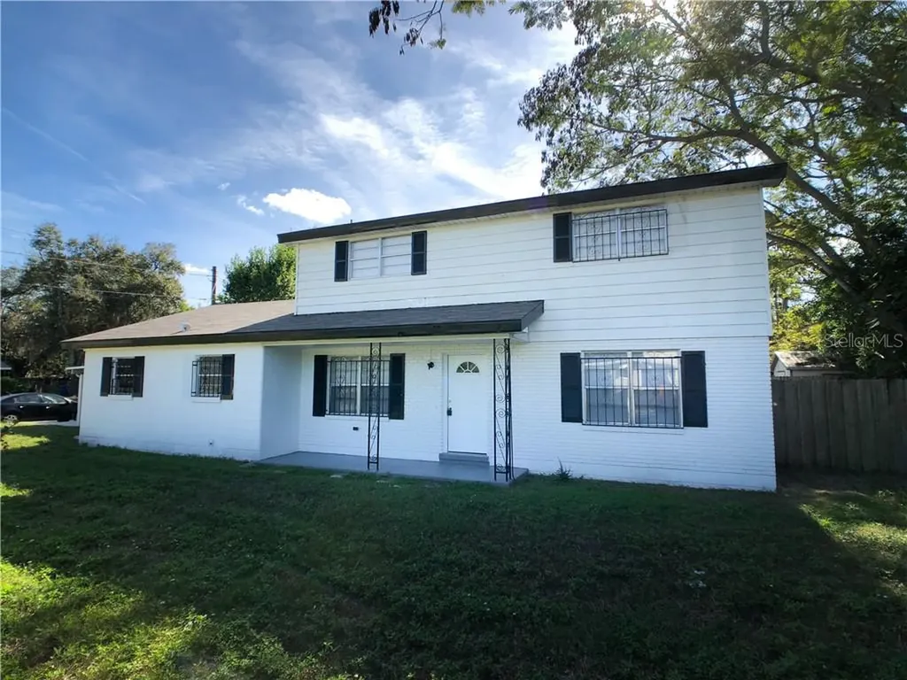 330 Avenue G SE Winter Haven FL 33880
