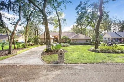 406 Tomahawk Trail Brandon FL 33511