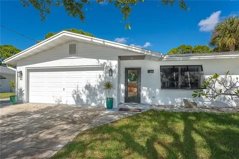 1076 Newton Street Englewood FL 34224