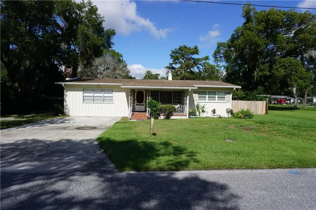 1302 Oakdale Street Plant City FL 33563