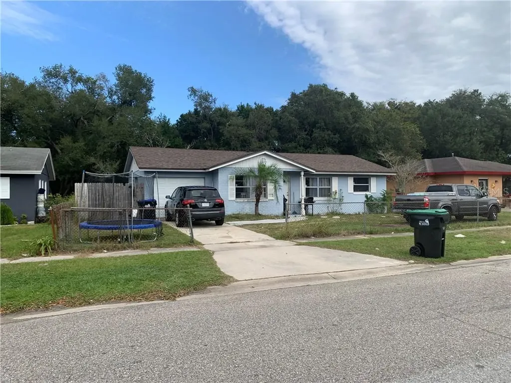11 W Celeste Street Apopka FL 32703