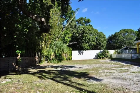 1803 Robinhood Street Sarasota FL 34231
