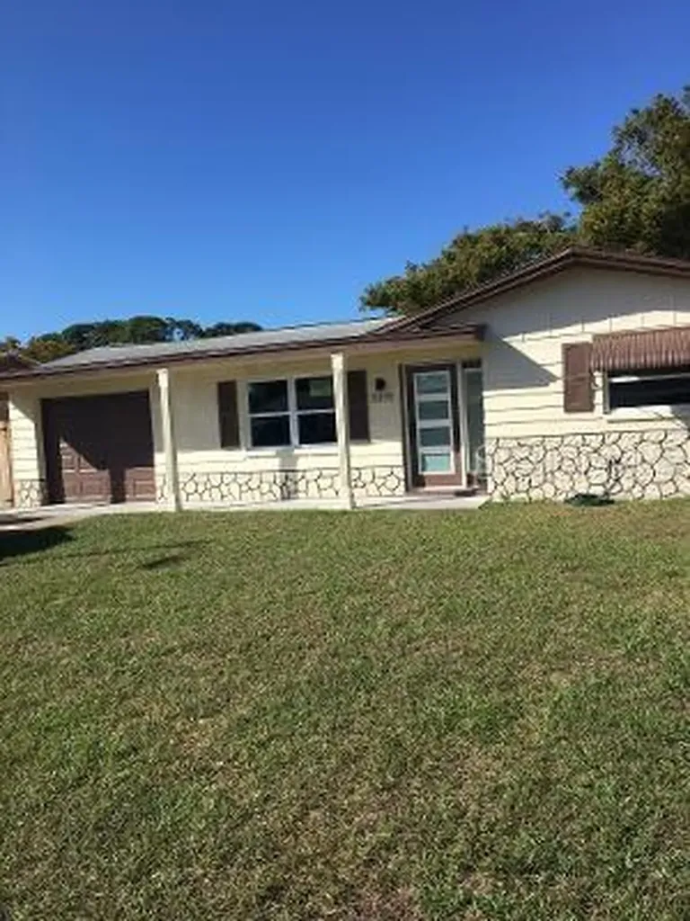 3315 Columbus Drive Holiday FL 34691