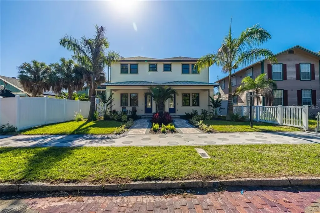 310 10th Avenue N St Petersburg FL 33701