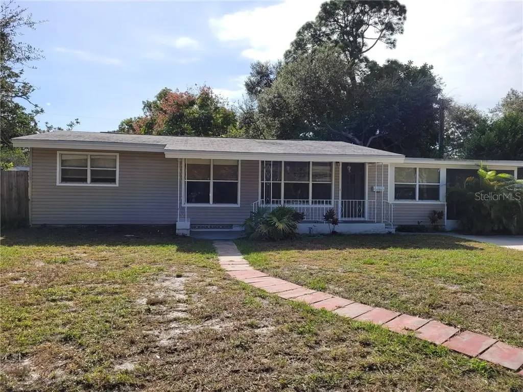 8054 34th Avenue N St Petersburg FL 33710