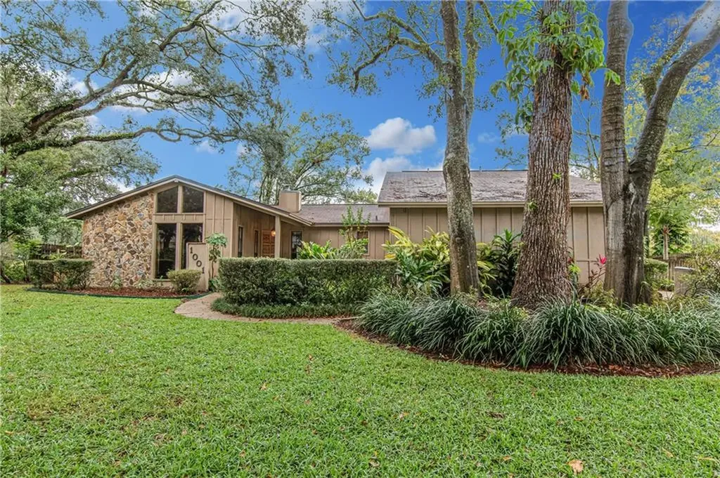 1001 Samy Drive Tampa FL 33613