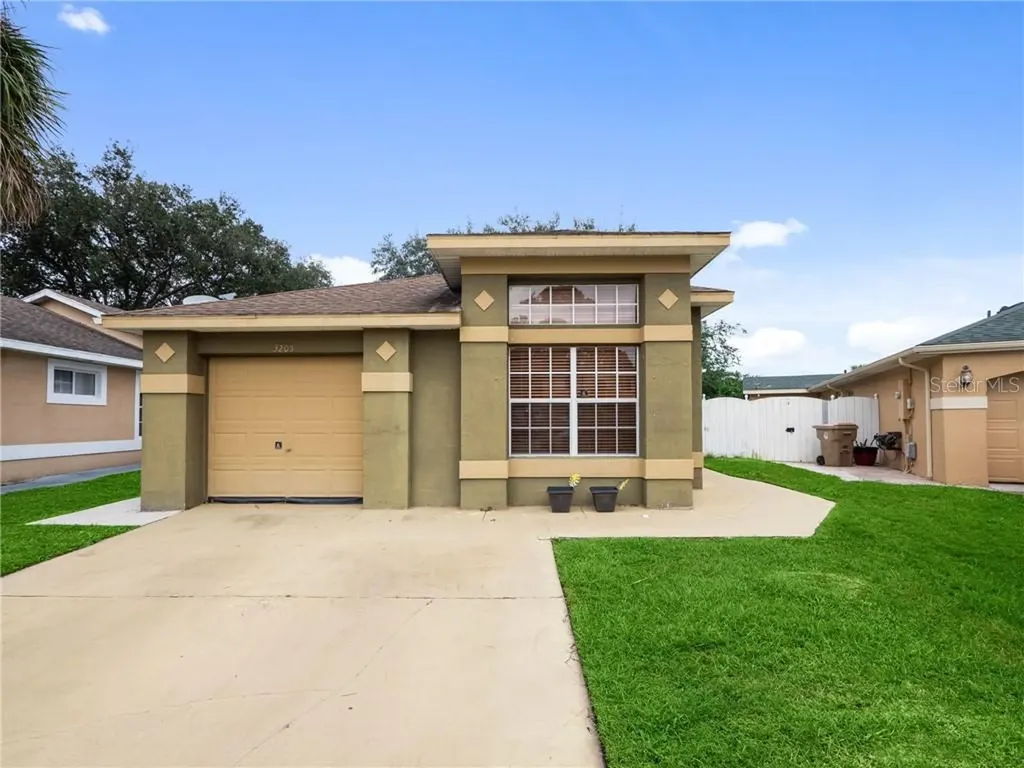 3205 Townsend Court Kissimmee FL 34743