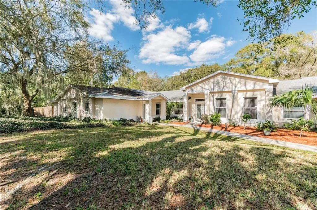 3415 Moran Road Tampa FL 33618