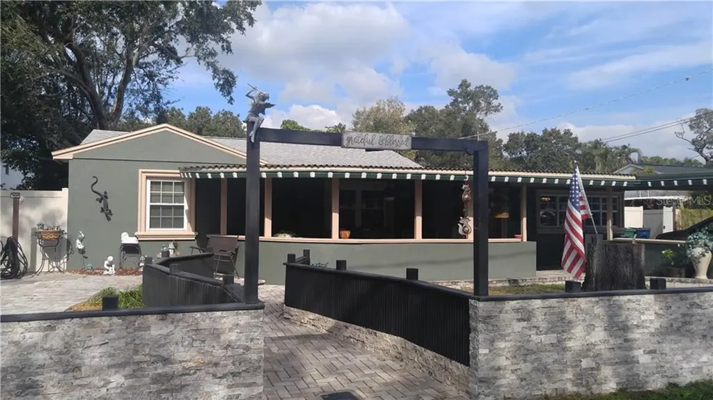 3025 W Meadow Street Tampa FL 33611
