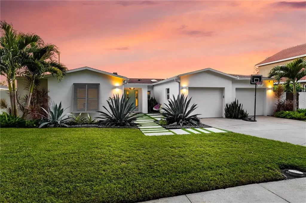 300 Belleair Drive NE St Petersburg FL 33704