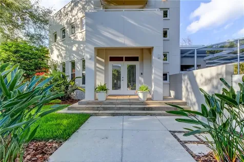 2703 W Price Avenue Tampa FL 33611