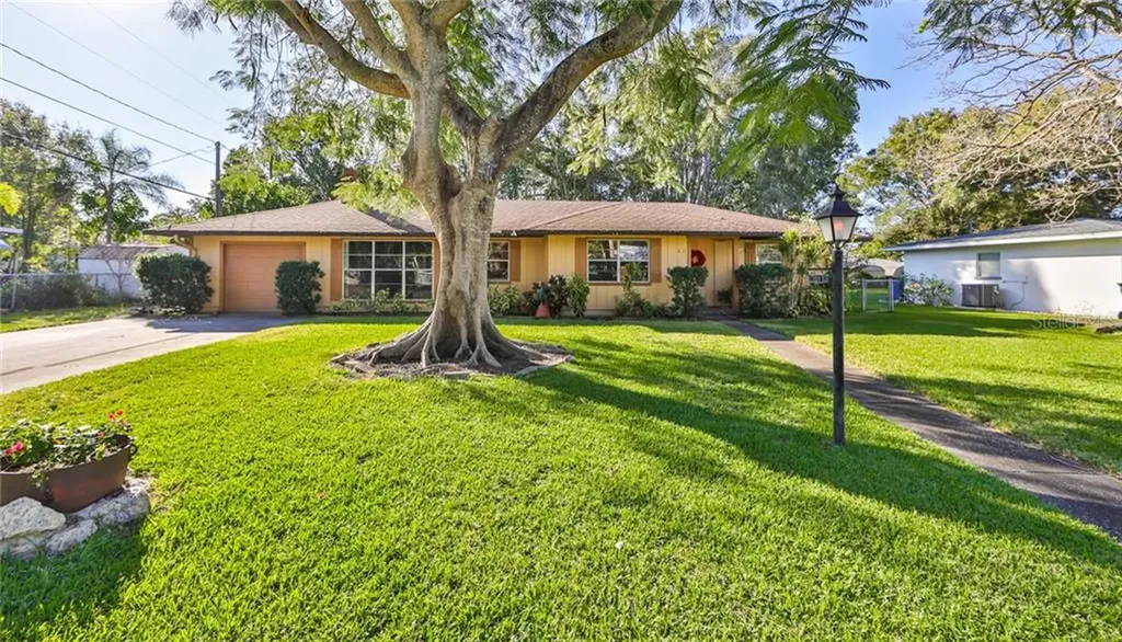 3011 15th Avenue W Bradenton FL 34205