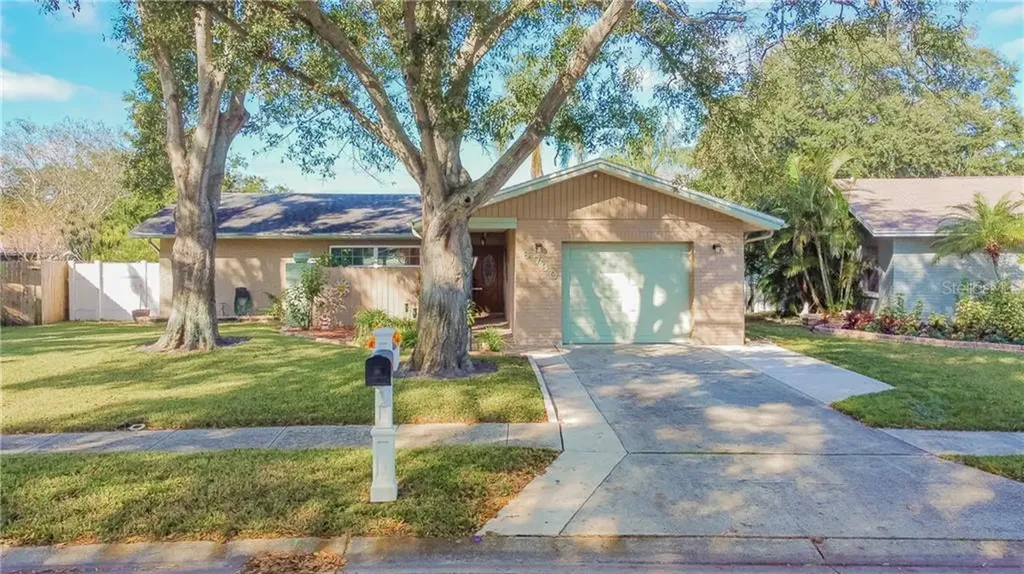 6730 Bonnie Bay Circle N Pinellas Park FL 33781