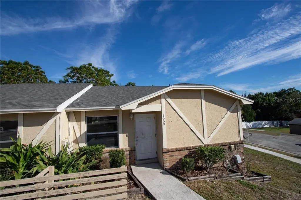1069 Woodman Way Orlando FL 32818