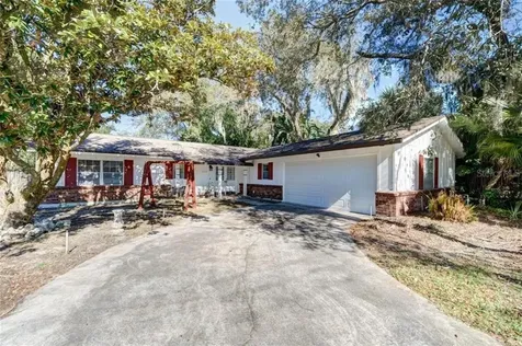 7122 Woodfield Drive Tampa FL 33617