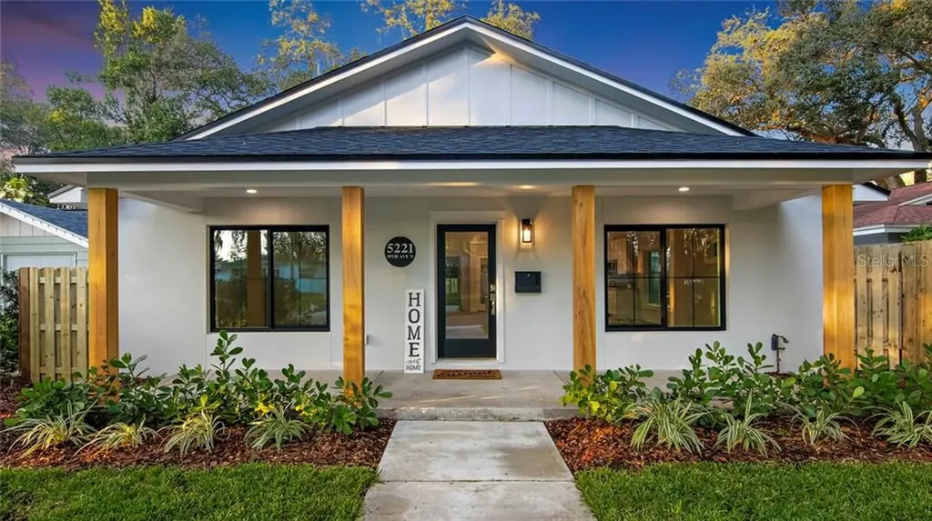 5221 39th Avenue N St Petersburg FL 33709
