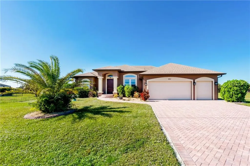 221 W Pine Valley Lane Rotonda West FL 33947