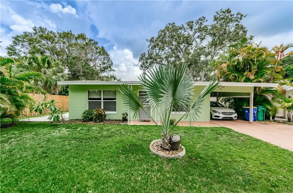 10617 Lake Breeze Drive Seminole FL 33772