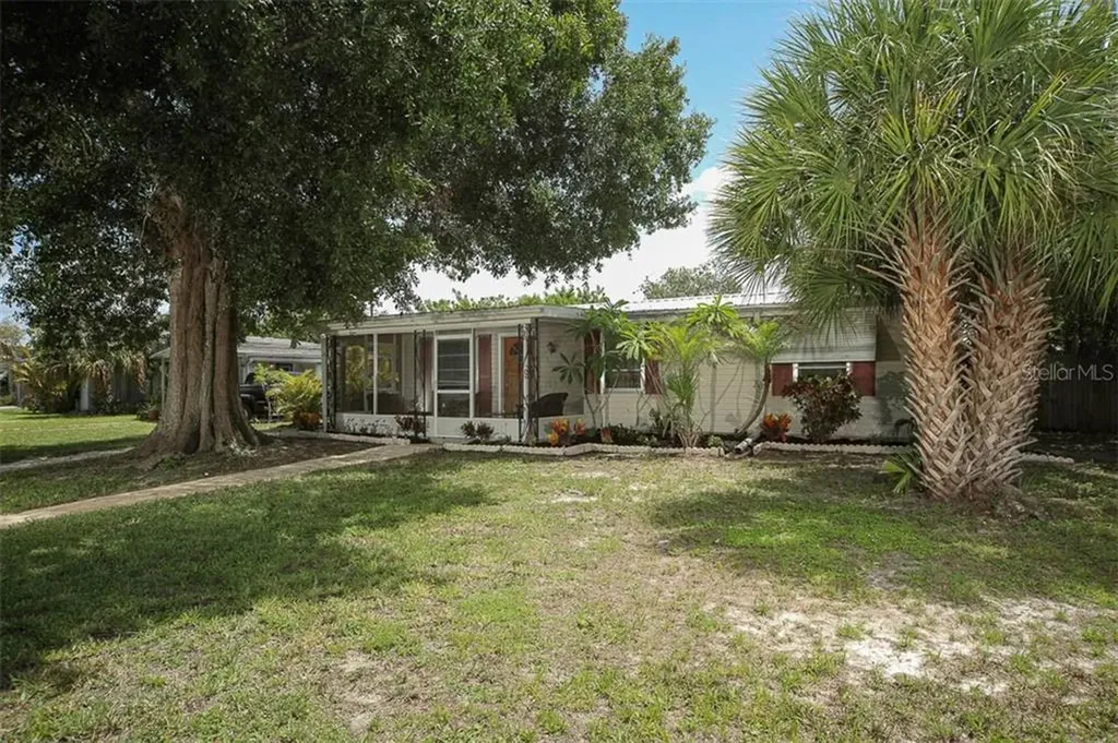 6242 Freemont Street North Port FL 34287