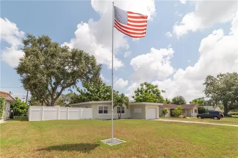 10931 101st Avenue Seminole FL 33772