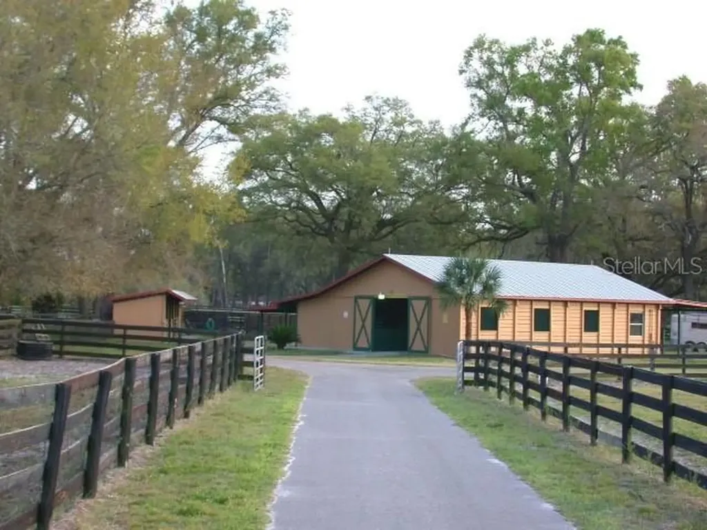 800 SE Highway 42 Summerfield FL 34491