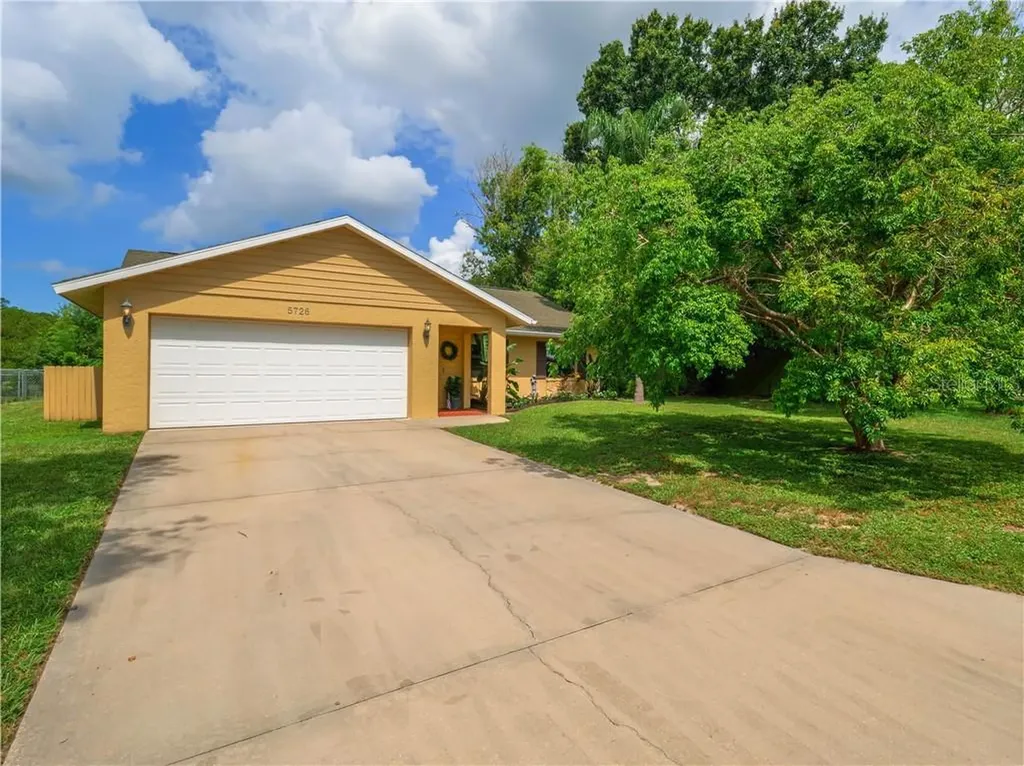 5726 Deer Hollow Lane W Sarasota FL 34232