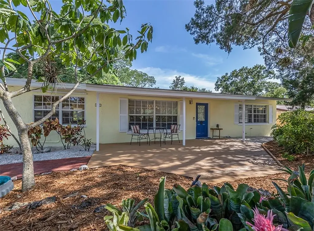 1212 Pineland Avenue Venice FL 34285