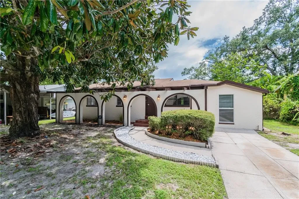 5480 43rd Avenue N St Petersburg FL 33709