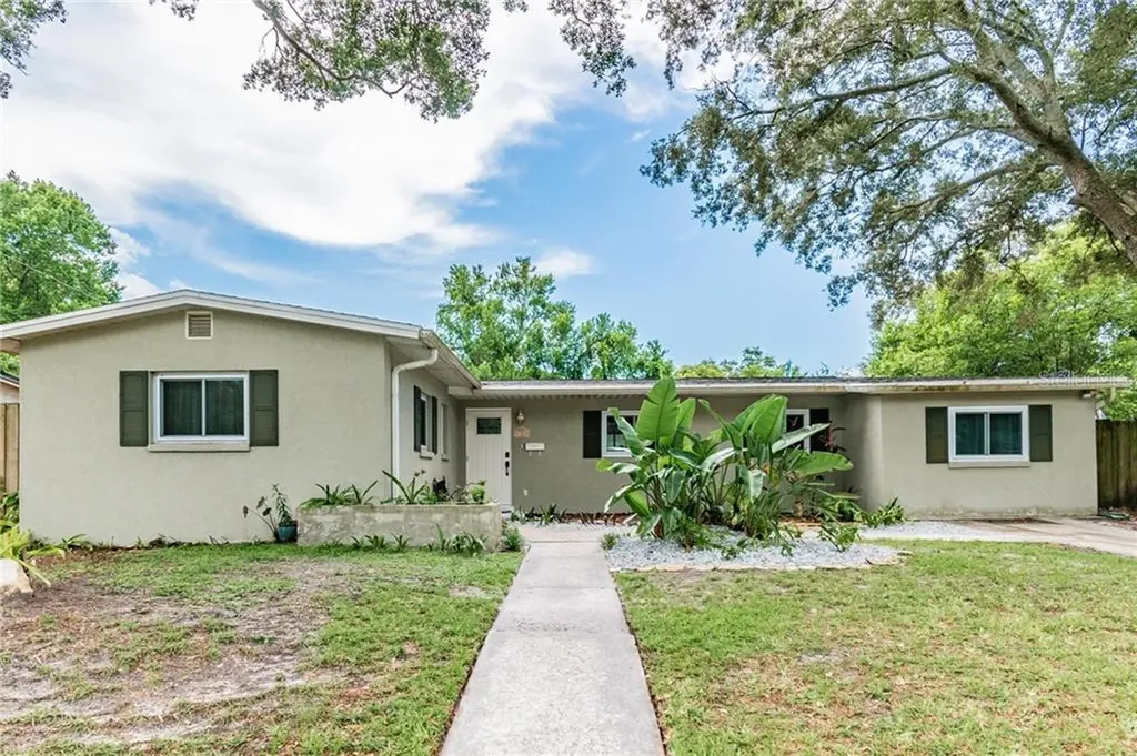 1724 W Barclay Road Tampa FL 33612