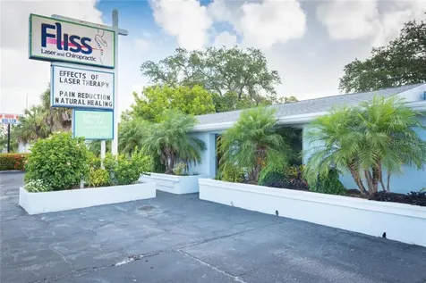 7425 N Tamiami Trail Sarasota FL 34243