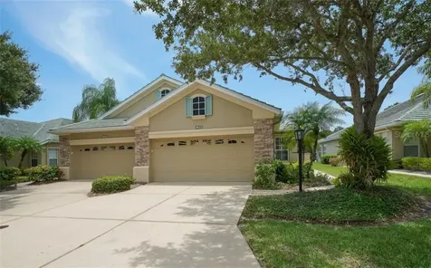 4922 Lakescene Place Sarasota FL 34243