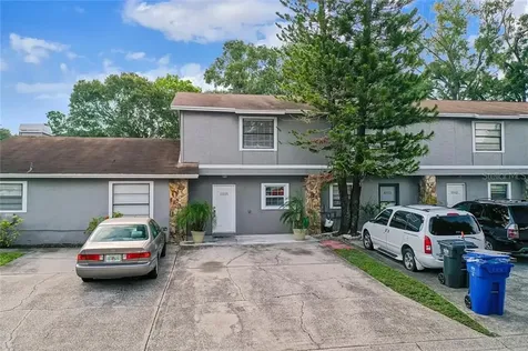 10025 Lake Oak Circle Tampa FL 33624