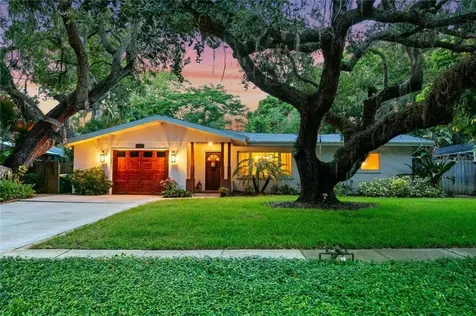 1661 Catalonia Lane Sarasota FL 34239