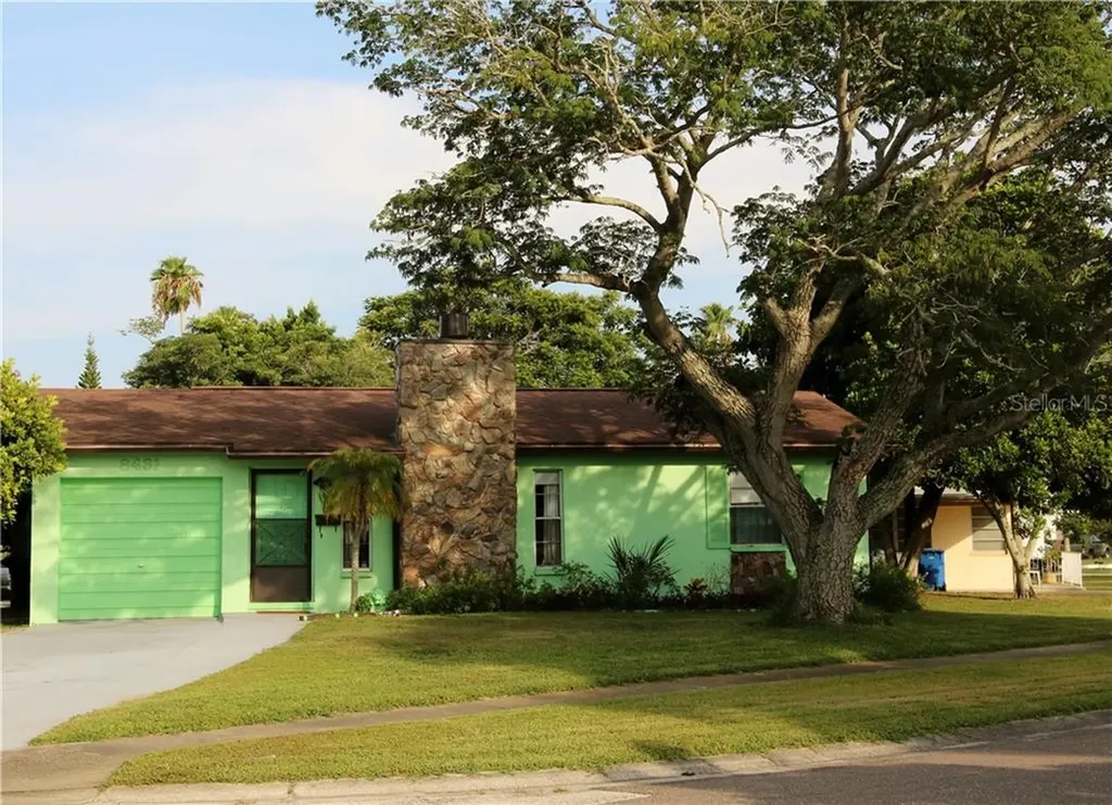 8431 3rd Street N St Petersburg FL 33702