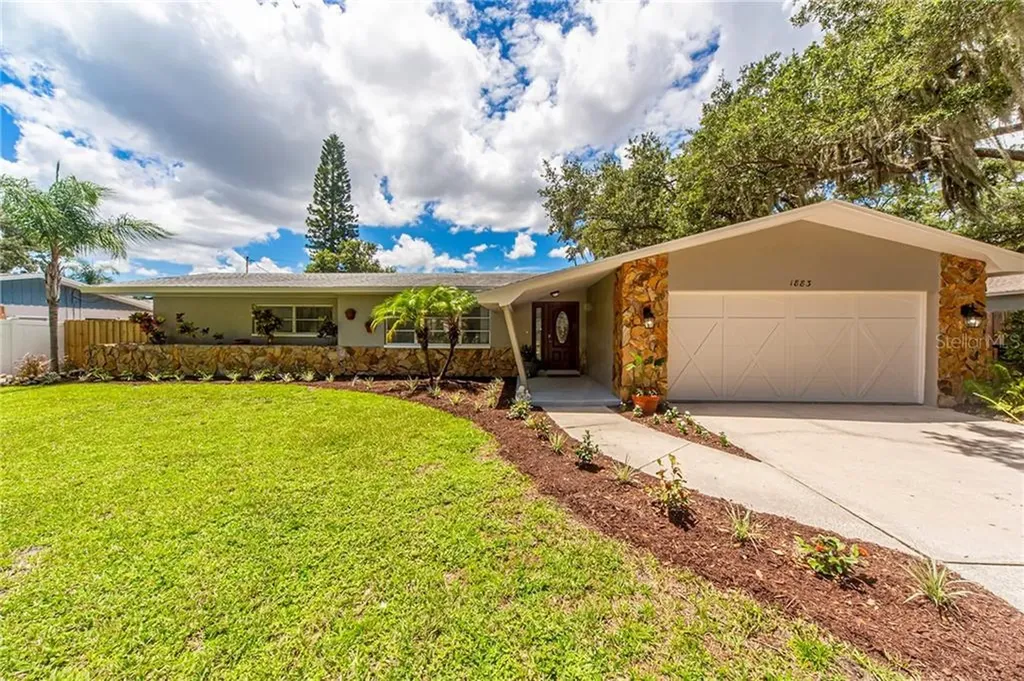 1883 Oak Park Drive S Clearwater FL 33764