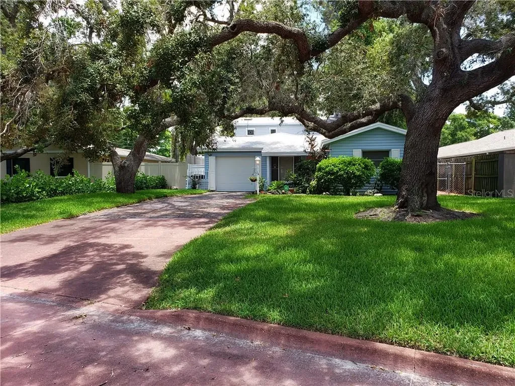 1537 Demens Drive S St Petersburg FL 33705