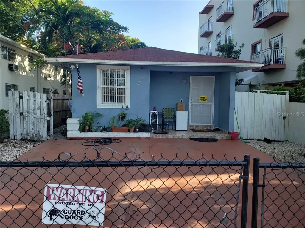 2165 NW 18th Terrace Miami FL 33125