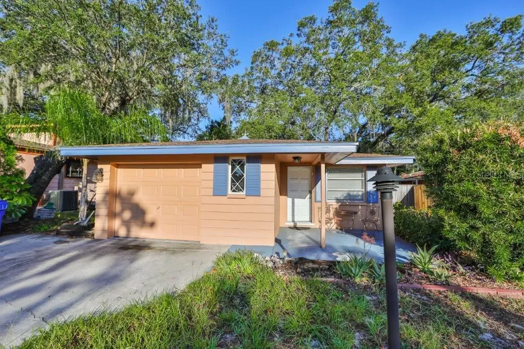 372 Colonial Court Dunedin FL 34698